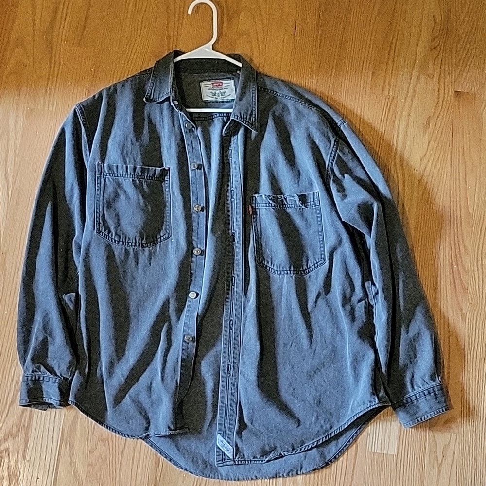 Distressed Grey Levi's flannel/jacket